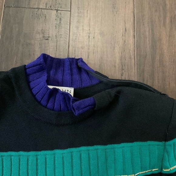 St John Collection Marie Gray Gold Embellished Santana Knit Sweater Size Small - Picture 5 of 7